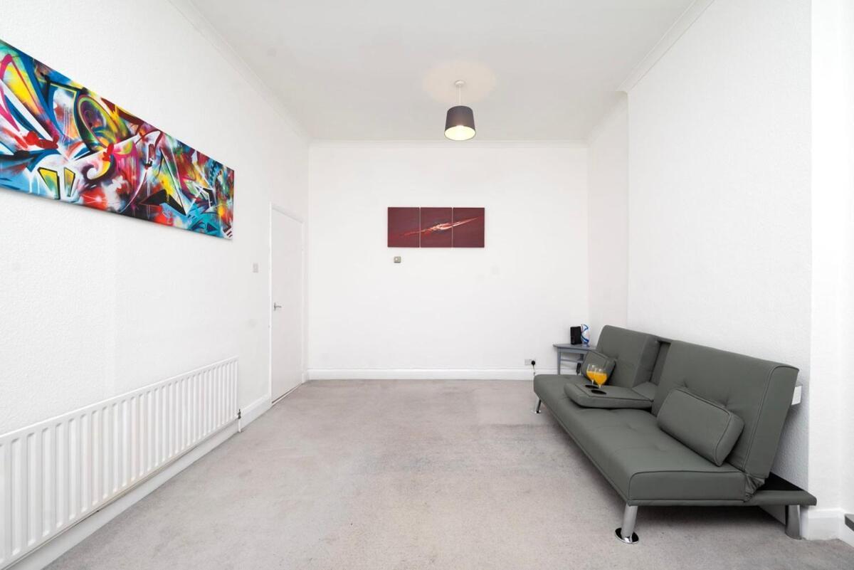 Spacious Minimalist 1Br Flat In London Exterior photo