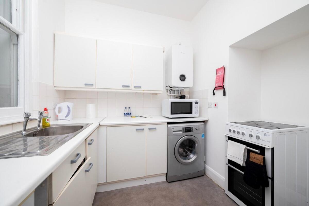Spacious Minimalist 1Br Flat In London Exterior photo